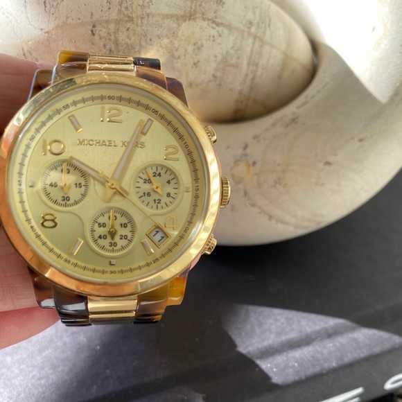 Michael Kors Watch - Picture 3 of 5